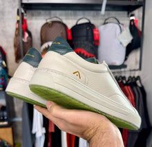 Sneakers textured leather