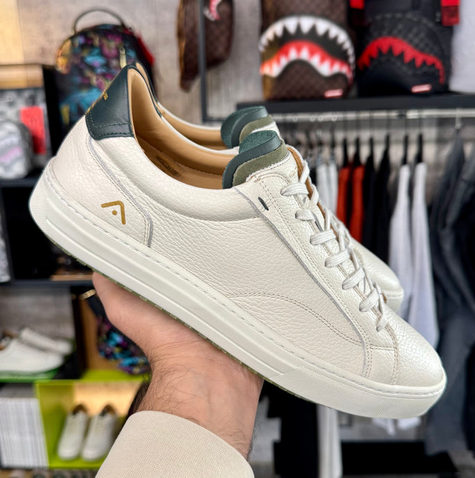 Sneakers textured leather