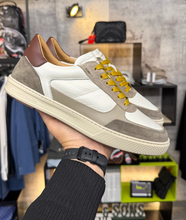 Sneakers mix mud