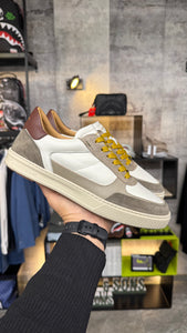 Sneakers mix mud