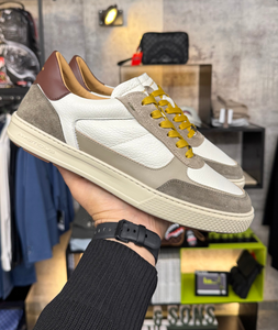 Sneakers mix mud