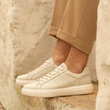 PHOENIX Low-Top Sneaker