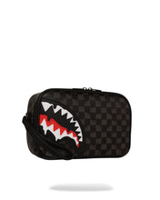 DRIPPING SHARKS IN PARIS
TOILETRY BRICK 910B7968NSZ